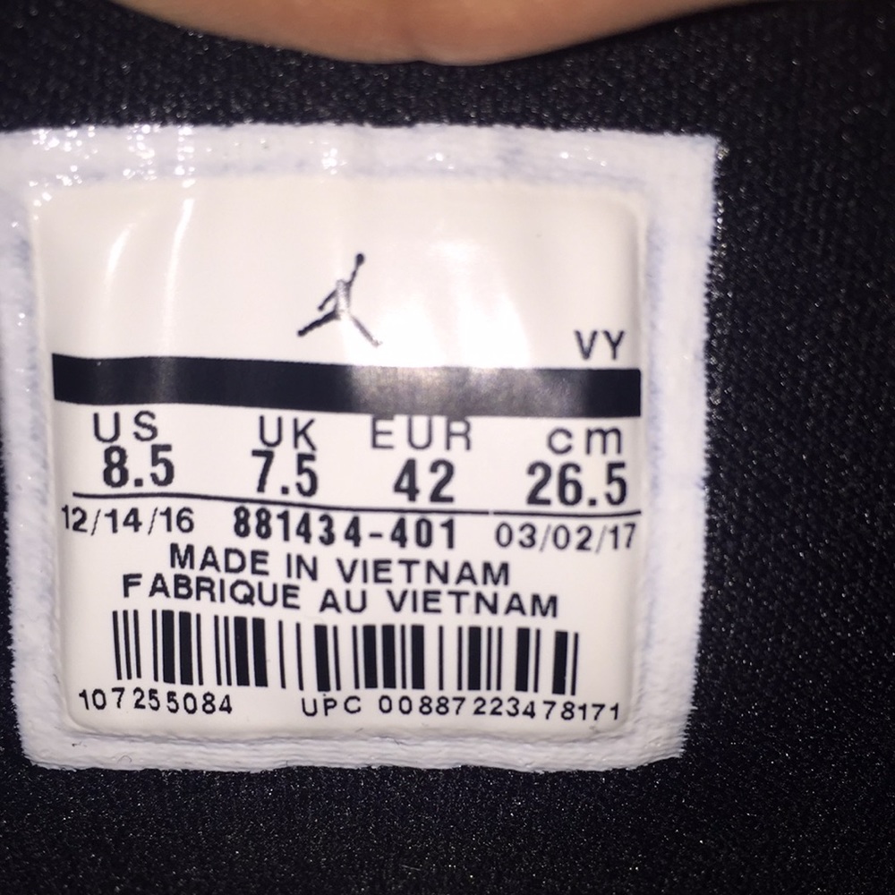 Shoes - Picture 5 of 6